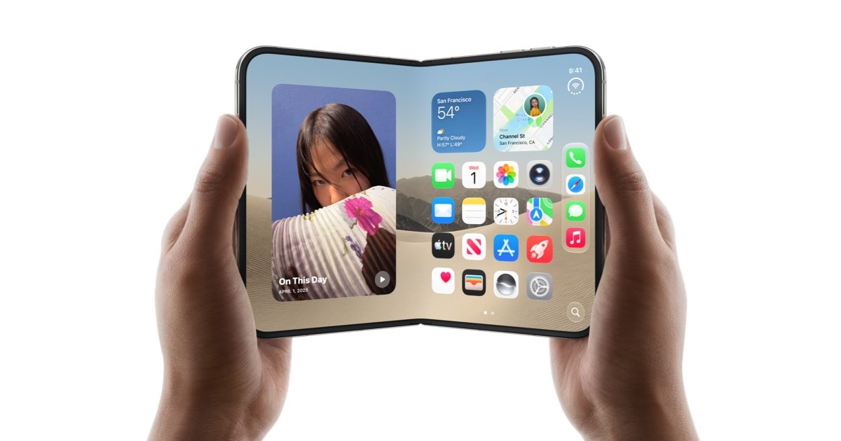 iPhone Duo açıq vəziyyətdə, iki əldə